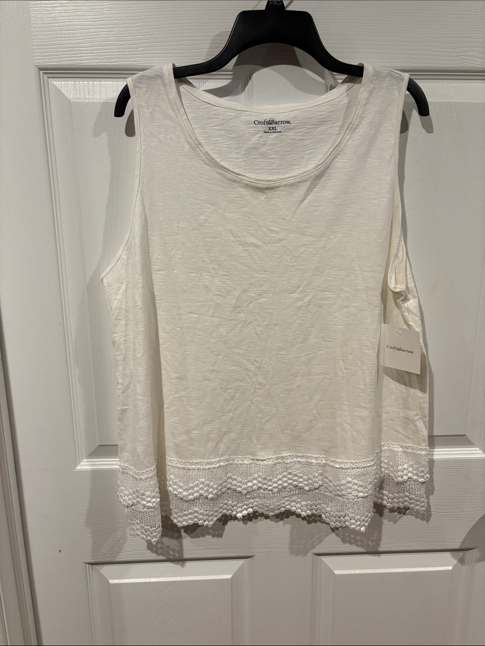 croft & barrow White Sleeveless Tank with Lace Hem
